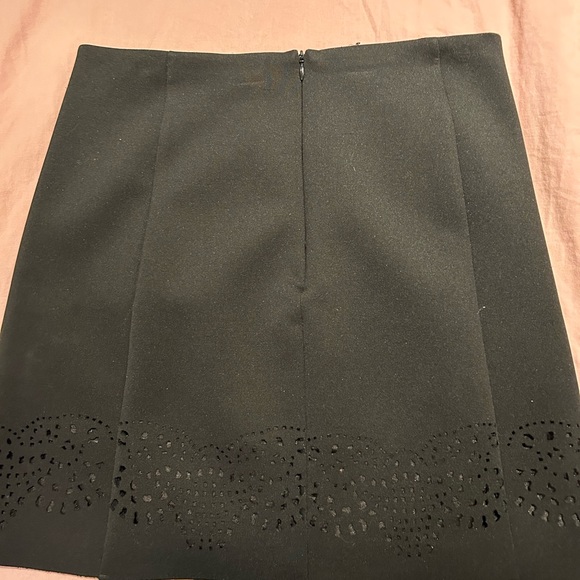 Joe Fresh mini skirt, black, size 4 - Picture 3 of 5